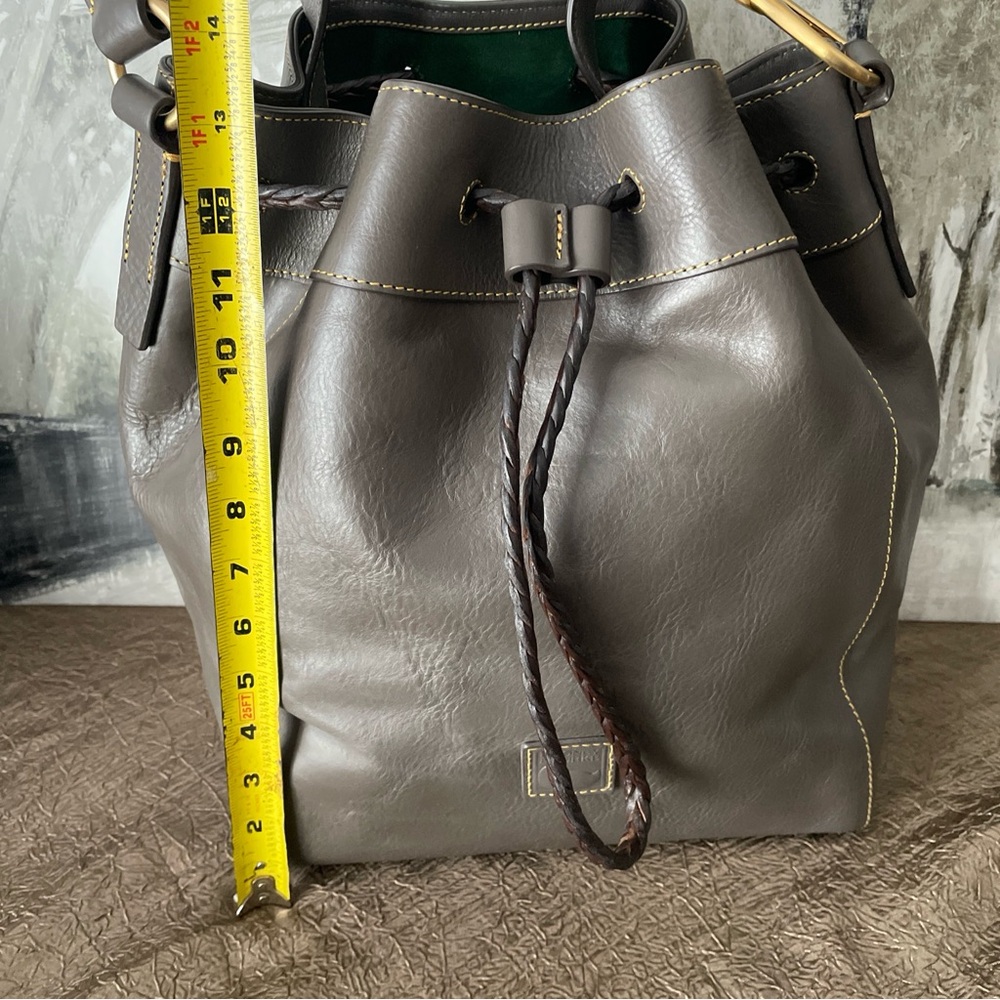 🩶🤎LG Dooney and Bourke Hattie Drawstring Bag Florentine Leather -Charcoal- $528 - Picture 3 of 16